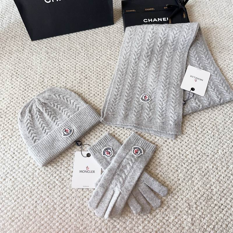Moncler Scarf Hat Gloves (25)