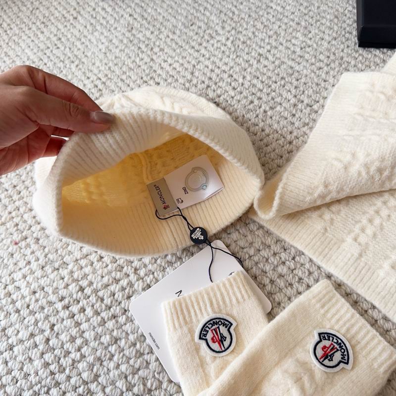 Moncler Scarf Hat Gloves (31)