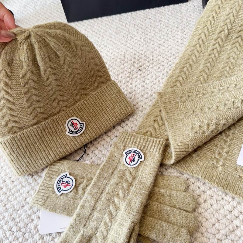 Moncler Scarf Hat Gloves (39)