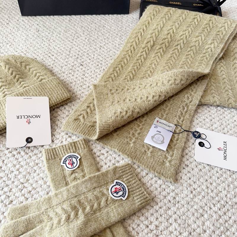 Moncler Scarf Hat Gloves (42)