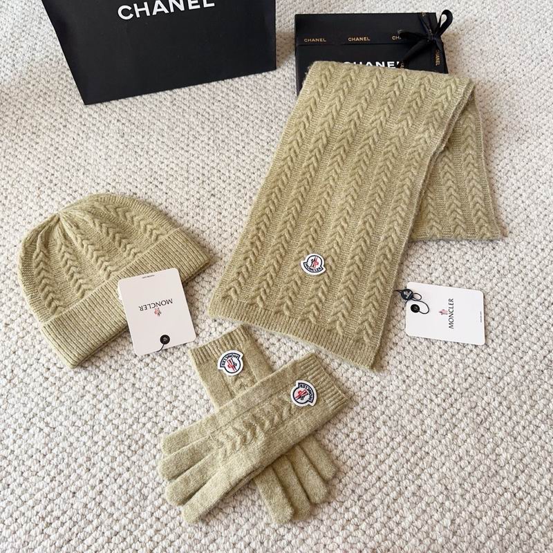 Moncler Scarf Hat Gloves (43)