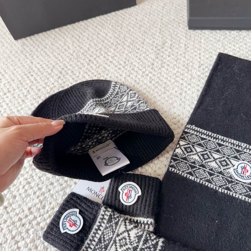 Moncler Scarf Hat Gloves (49)