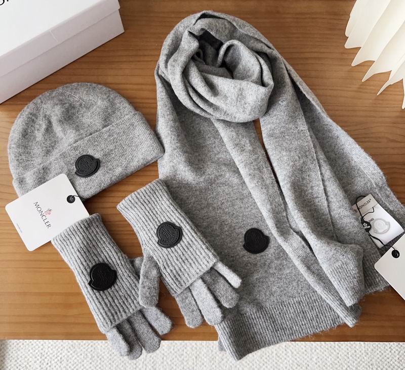 Moncler Scarf Hat Gloves (61)