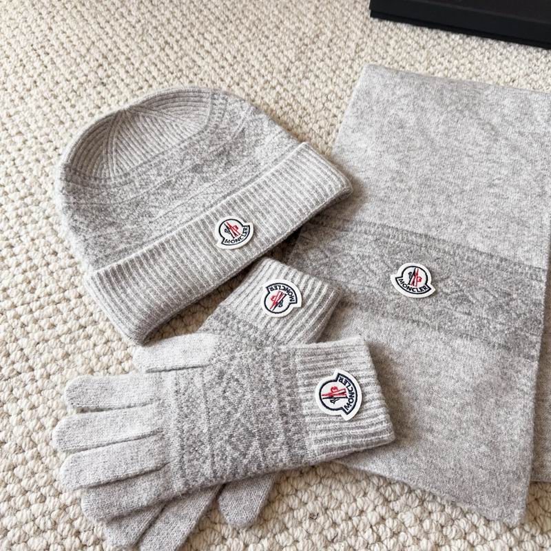 Moncler Scarf Hat Gloves (64)