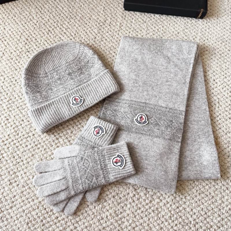 Moncler Scarf Hat Gloves (65)
