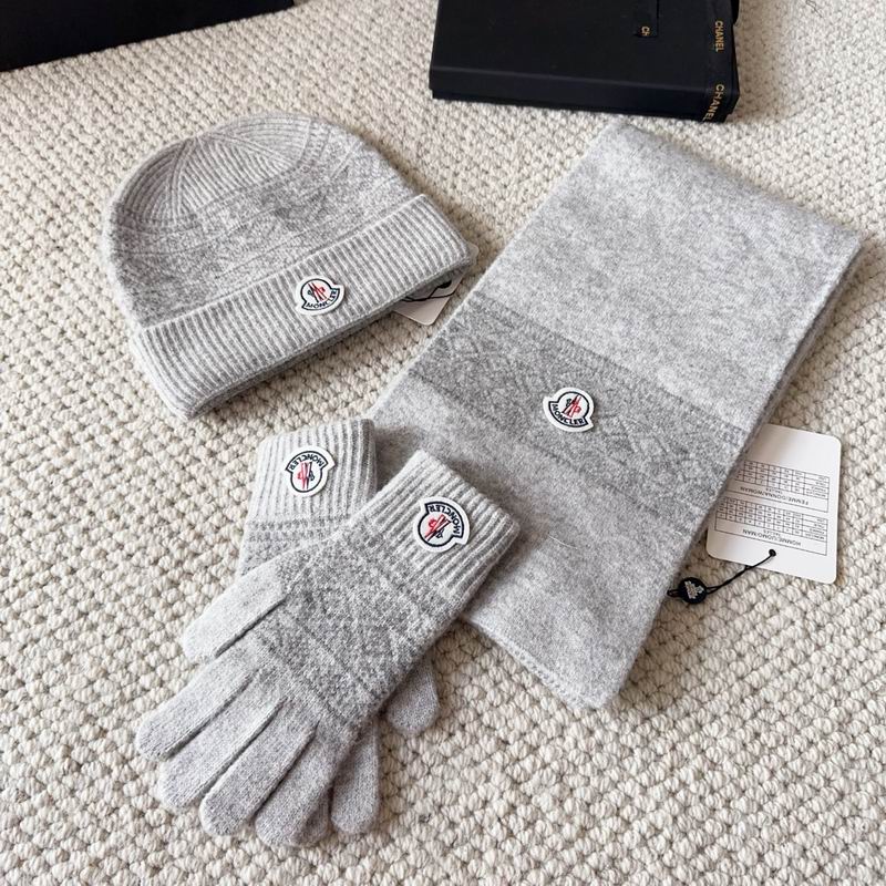 Moncler Scarf Hat Gloves (70)