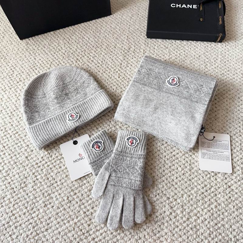 Moncler Scarf Hat Gloves (71)