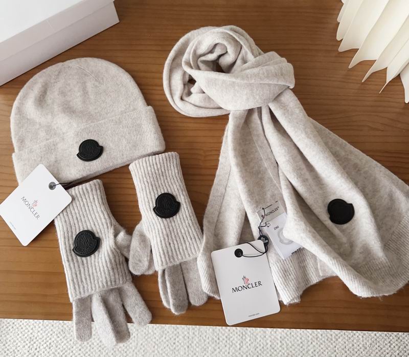 Moncler Scarf Hat Gloves (74)