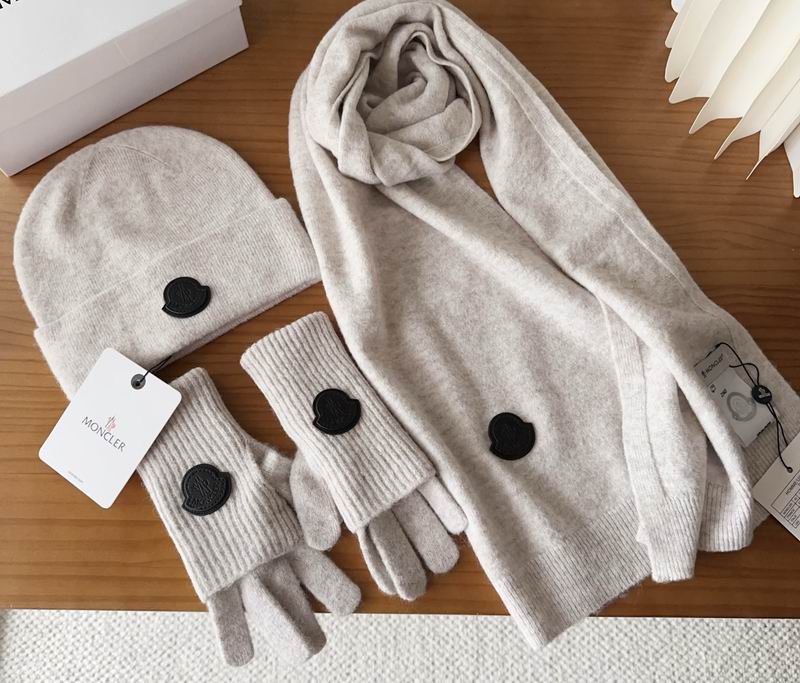 Moncler Scarf Hat Gloves (78)