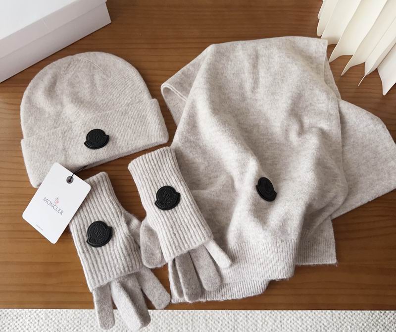 Moncler Scarf Hat Gloves (81)
