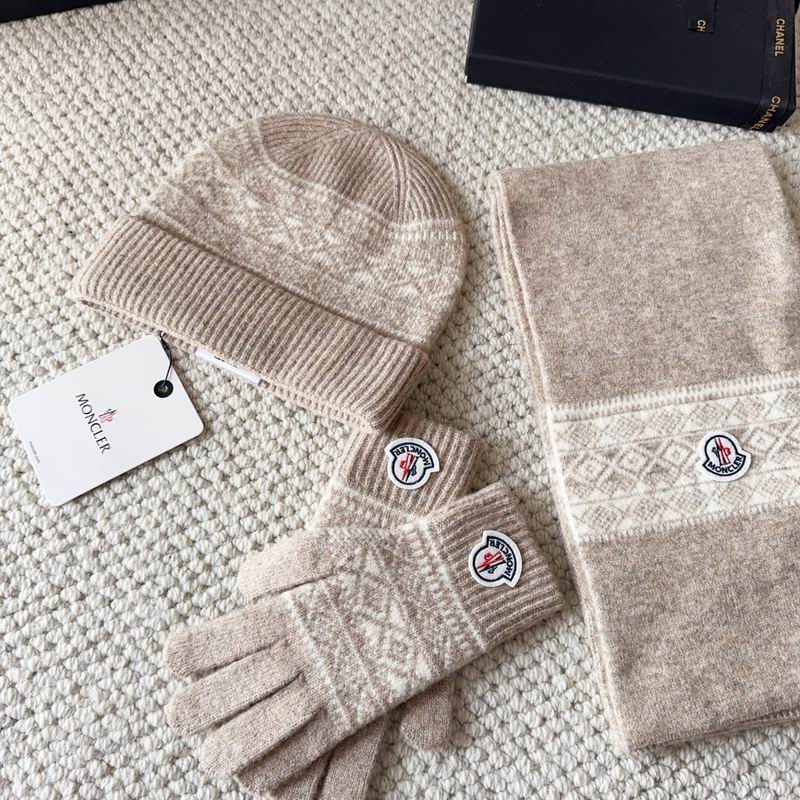 Moncler Scarf Hat Gloves (82)