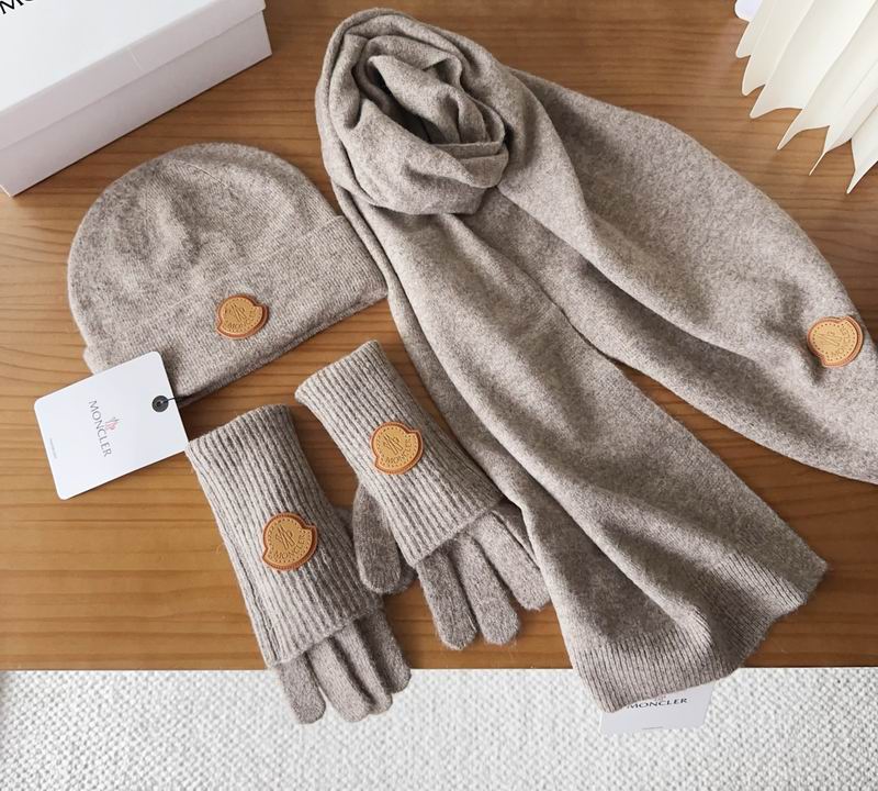 Moncler Scarf Hat Gloves (83)