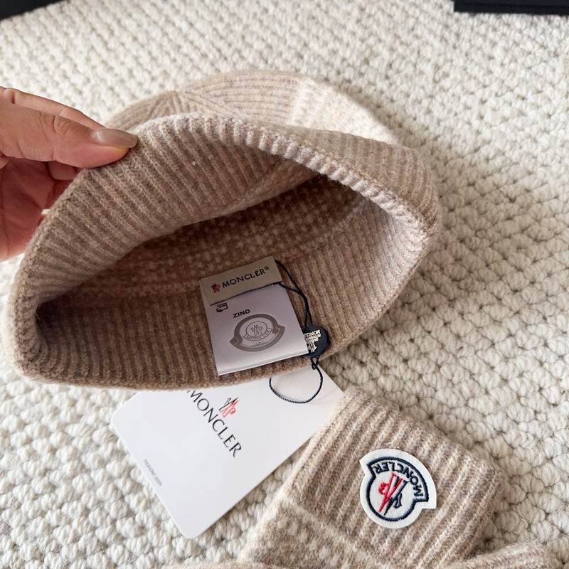 Moncler Scarf Hat Gloves (84)