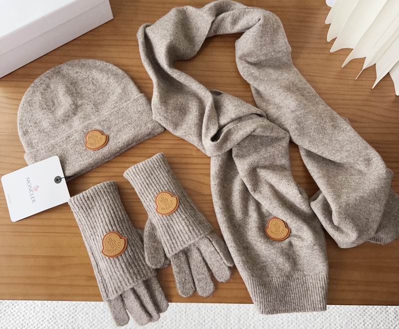 Moncler Scarf Hat Gloves (84)