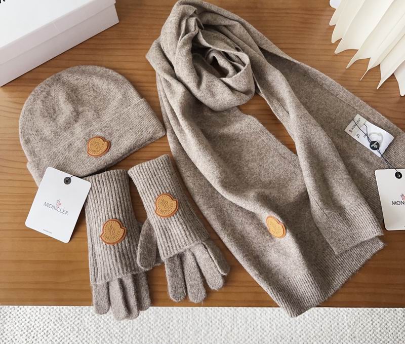 Moncler Scarf Hat Gloves (87)