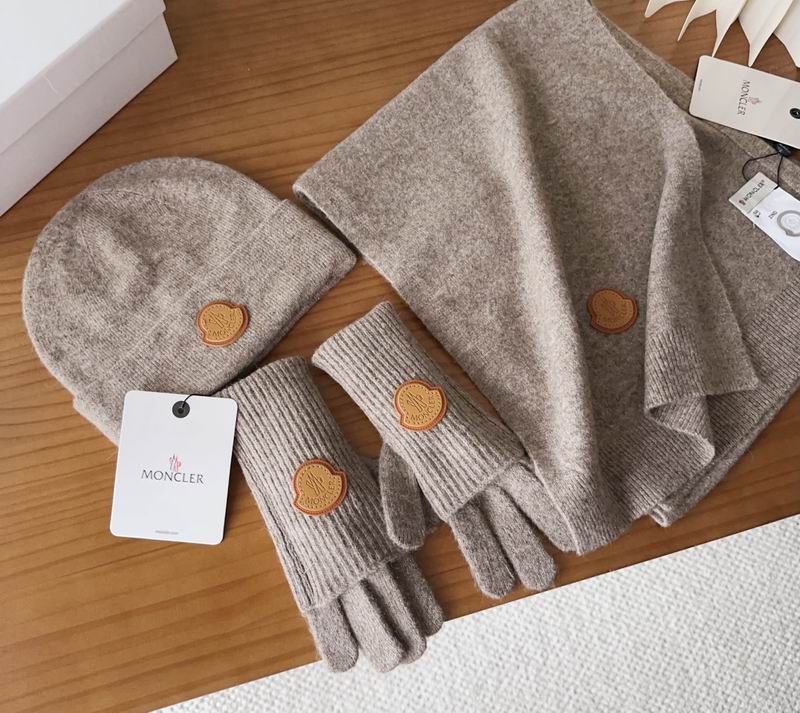 Moncler Scarf Hat Gloves (88)