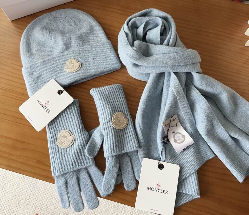 Moncler Scarf Hat Gloves (92)