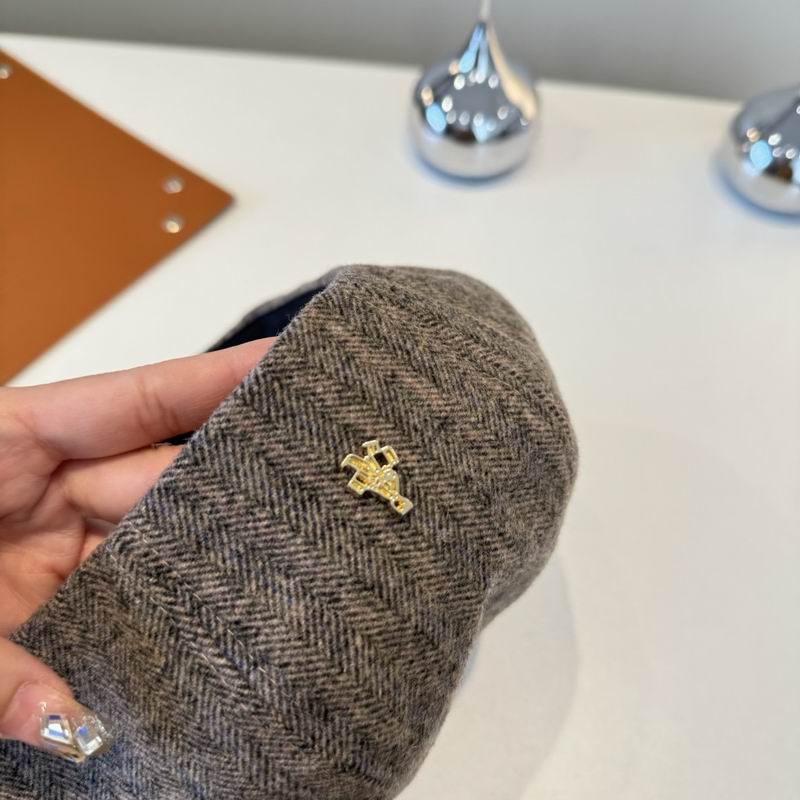 Prada Beret (58)