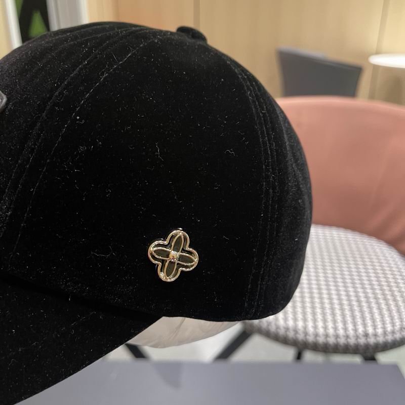 Prada Cap (696)