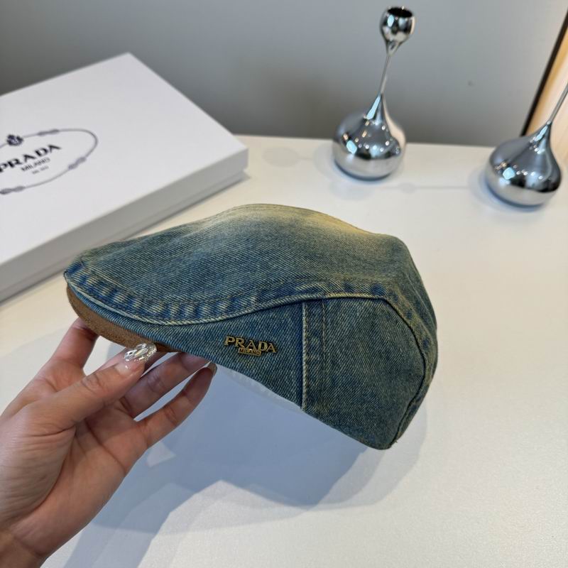 Prada beret (147)
