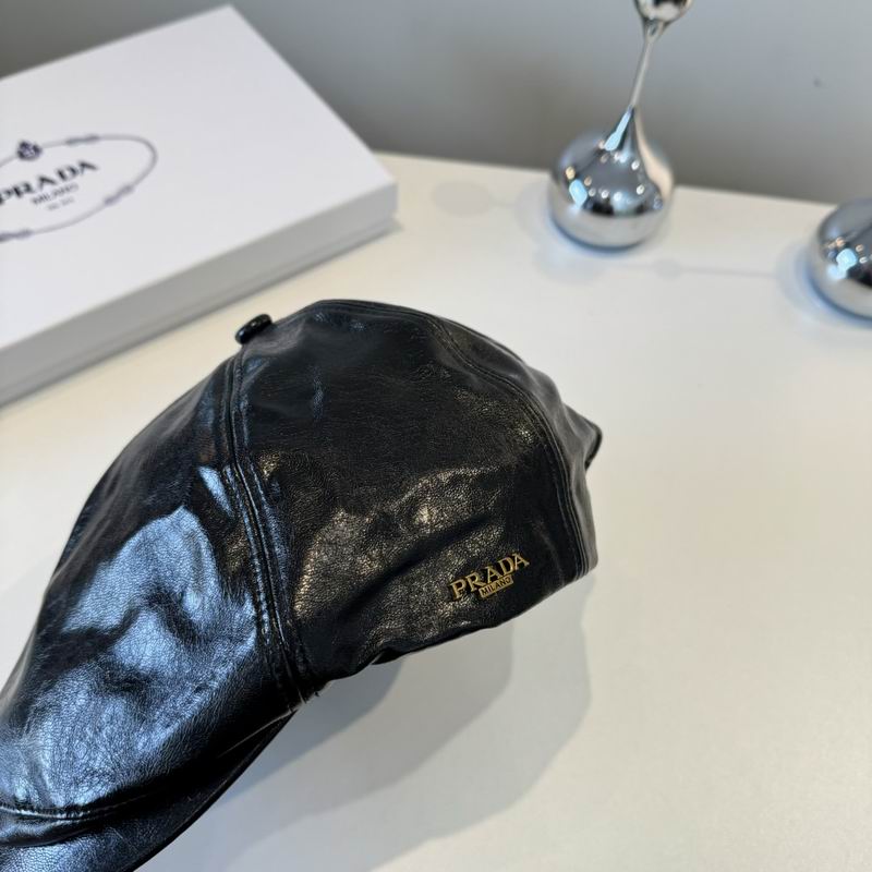 Prada beret (161)