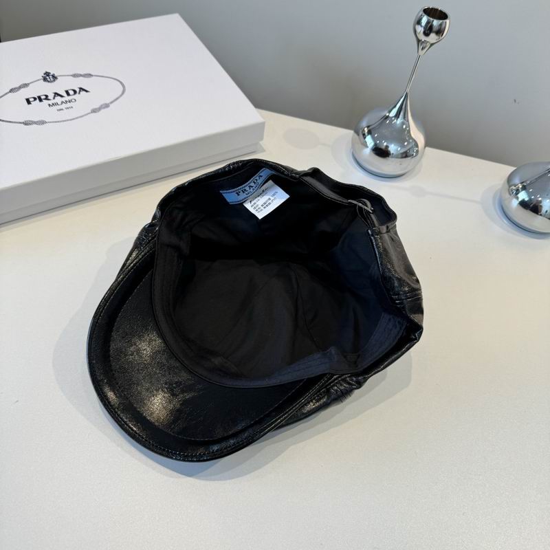 Prada beret (162)