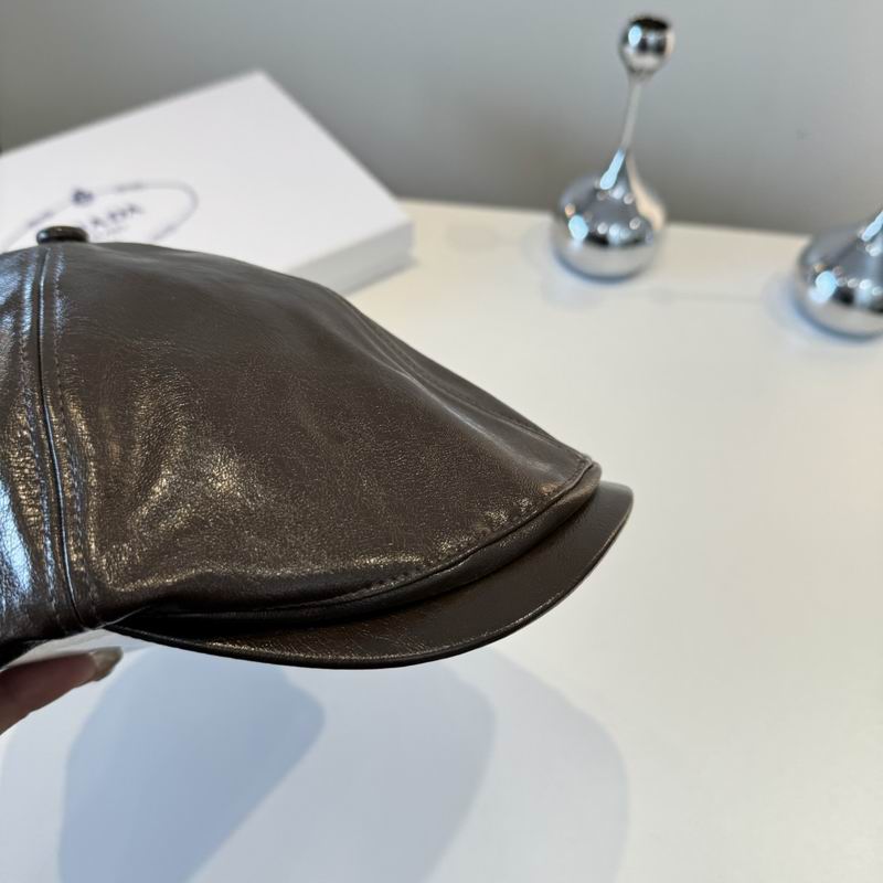 Prada beret (172)
