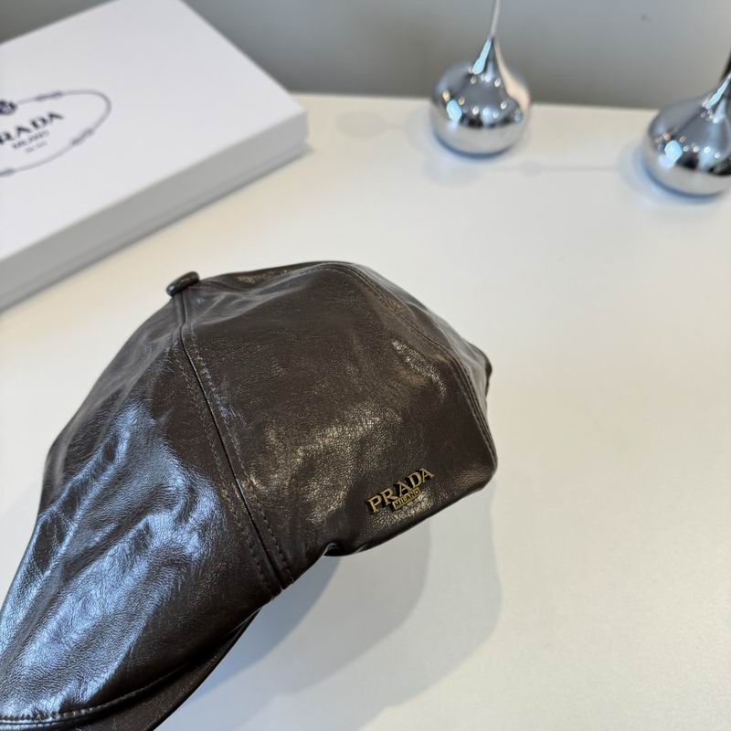 Prada beret (173)