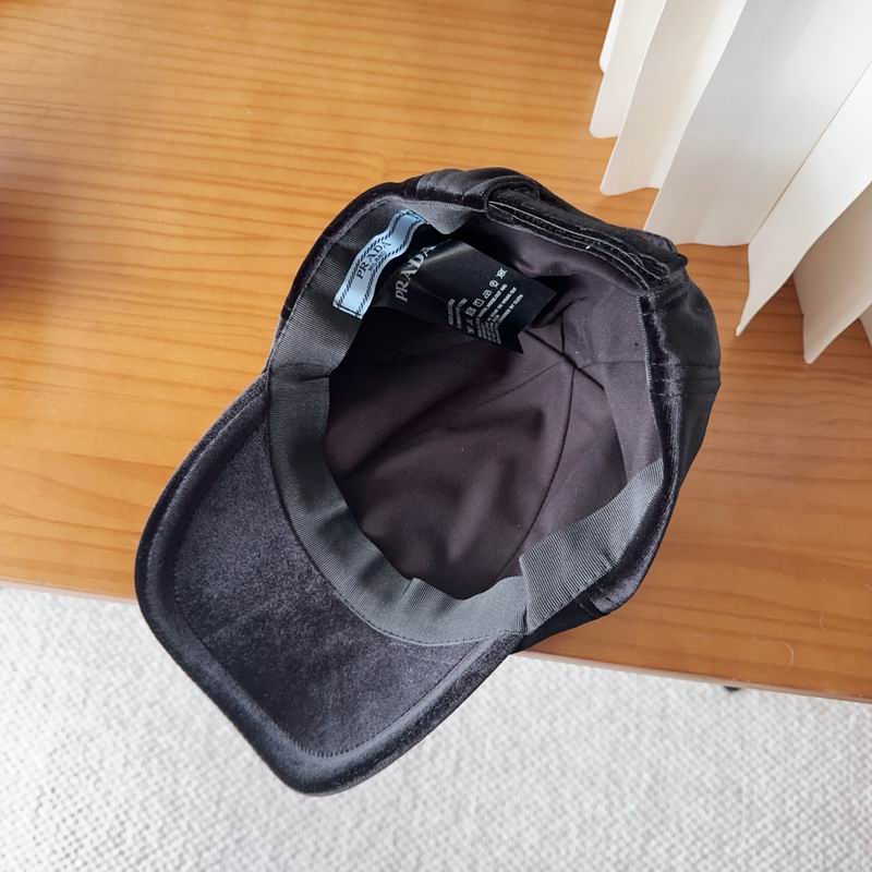 Prada cap (1393)