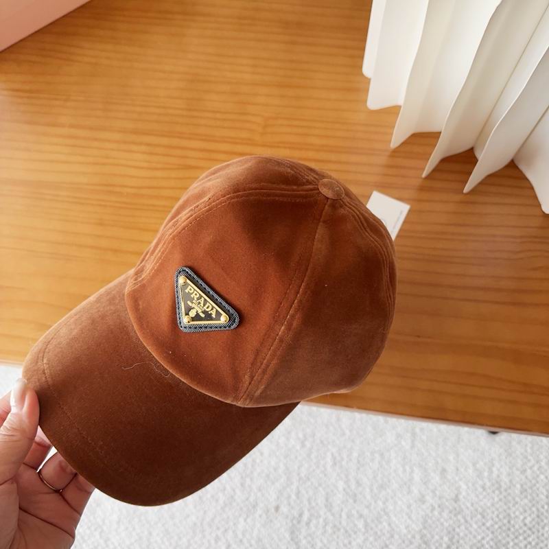 Prada cap (378)