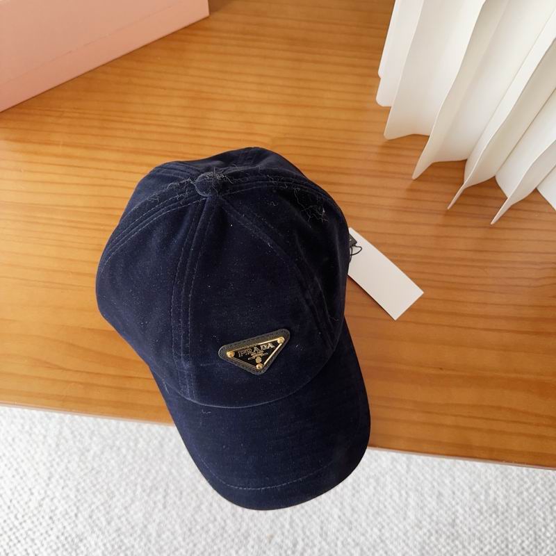 Prada cap (387)