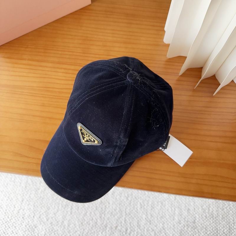 Prada cap (388)