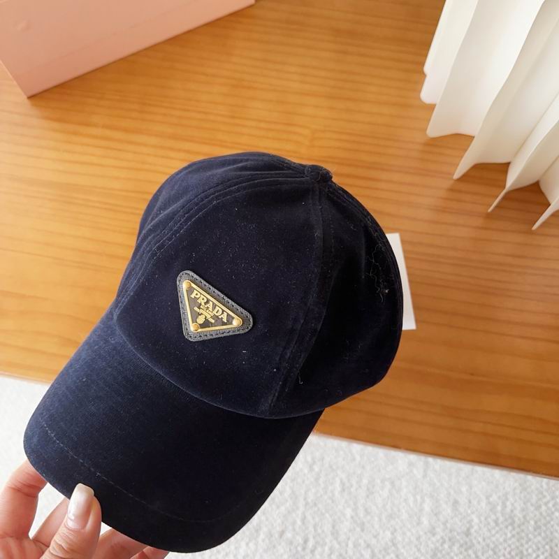 Prada cap (390)