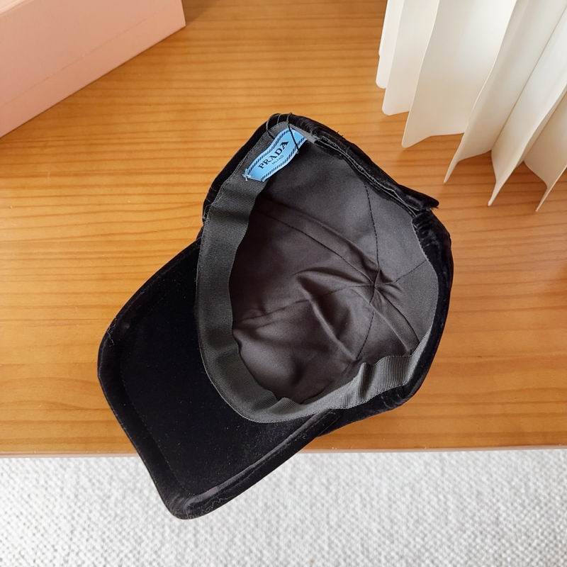 Prada cap (403)