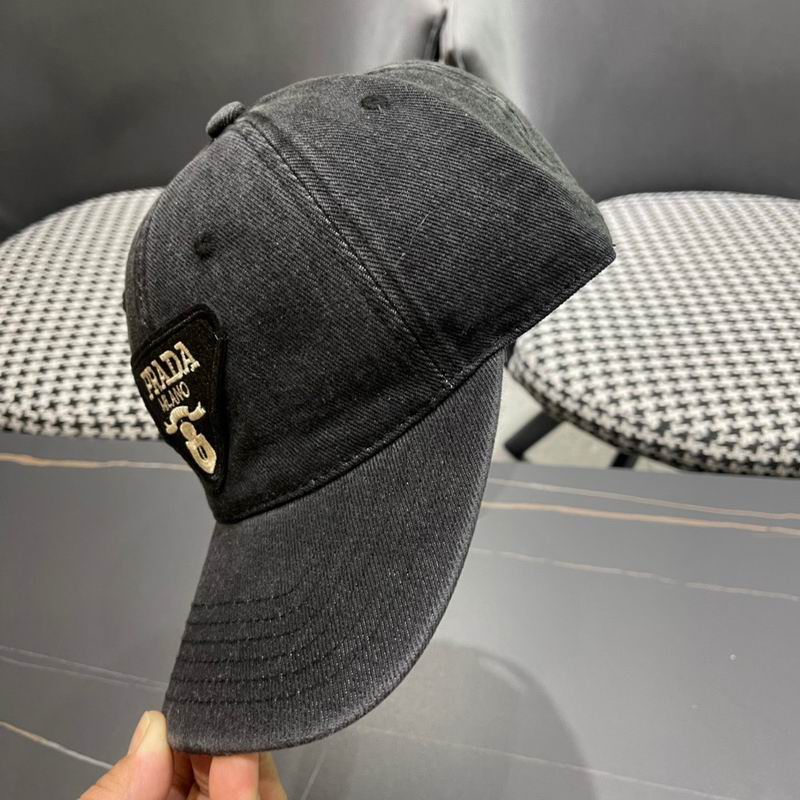 Prada cap (493)