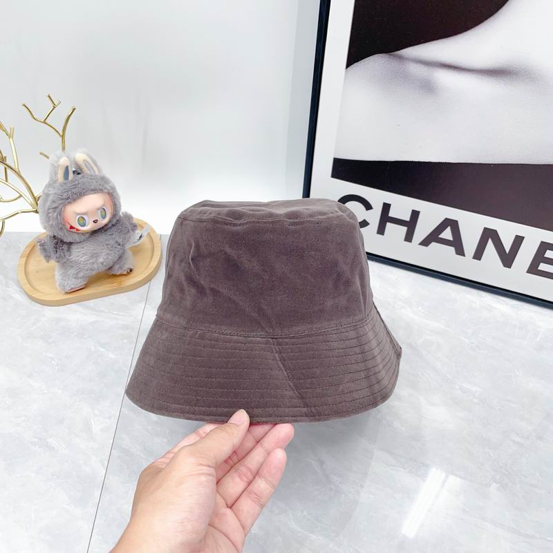 Prada hat dx (3)