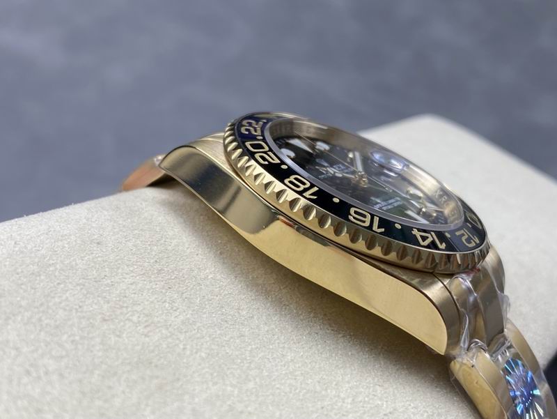 Rolex 40mm 15-GMT (2)