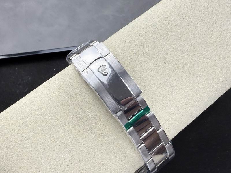 Rolex 40mm 24-Milgauss (1)