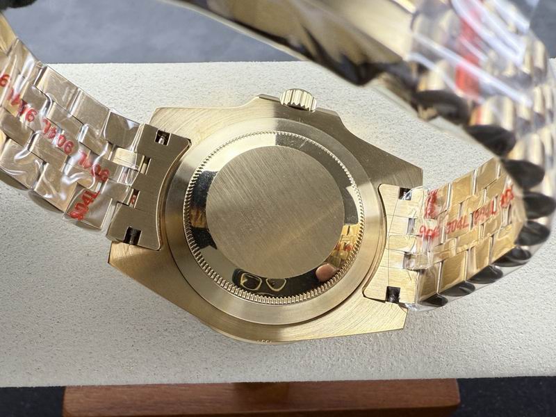 Rolex 40mm 27-GMT (2)