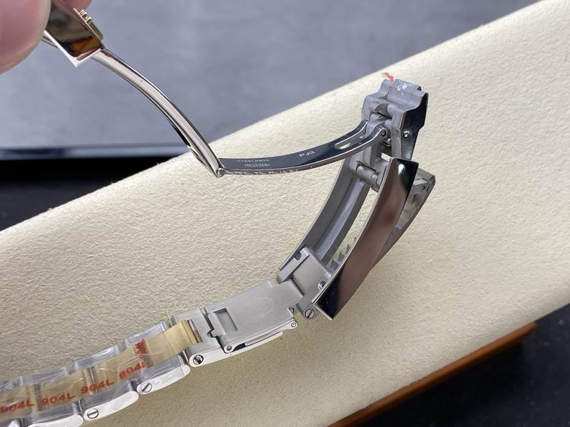 Rolex 44mm 13-Sea Dweller (2)