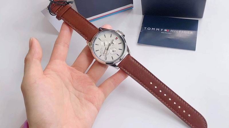 Tommy 44mm 44 (8)