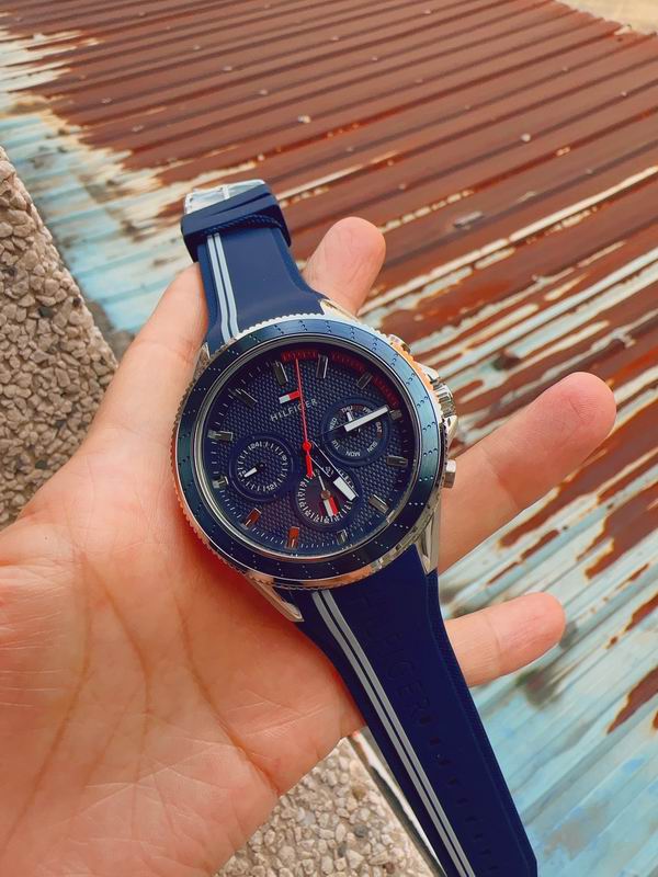 Tommy watch 140 (1)