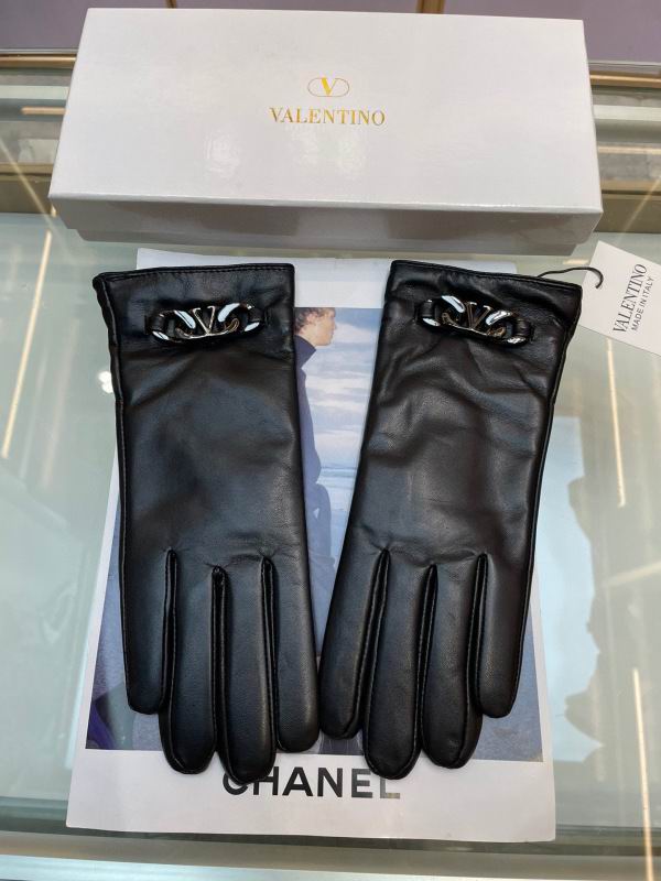 Valentino Gloves hm (36)