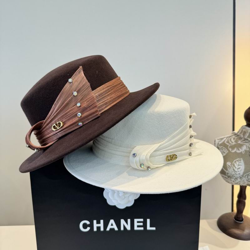 Valentino top hat (114)