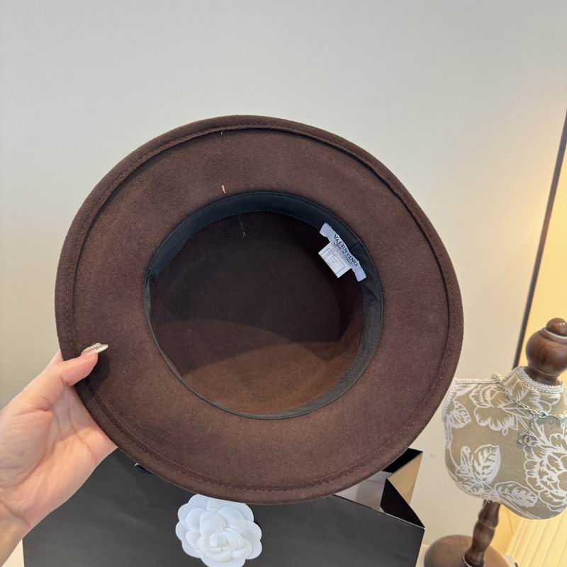 Valentino top hat (115)