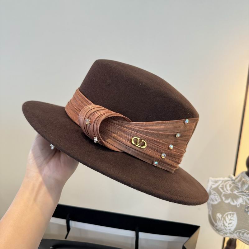 Valentino top hat (117)