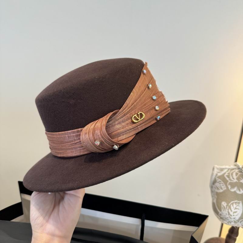 Valentino top hat (118)