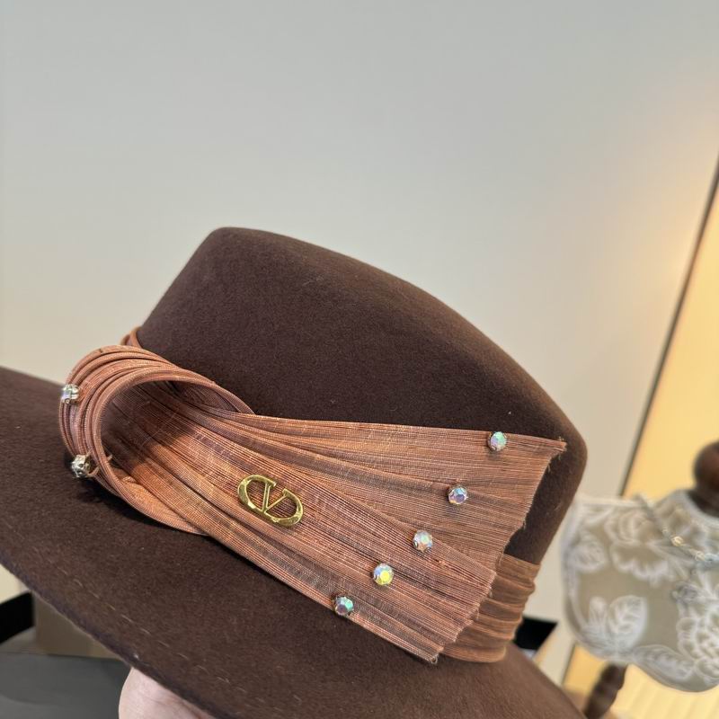 Valentino top hat (121)