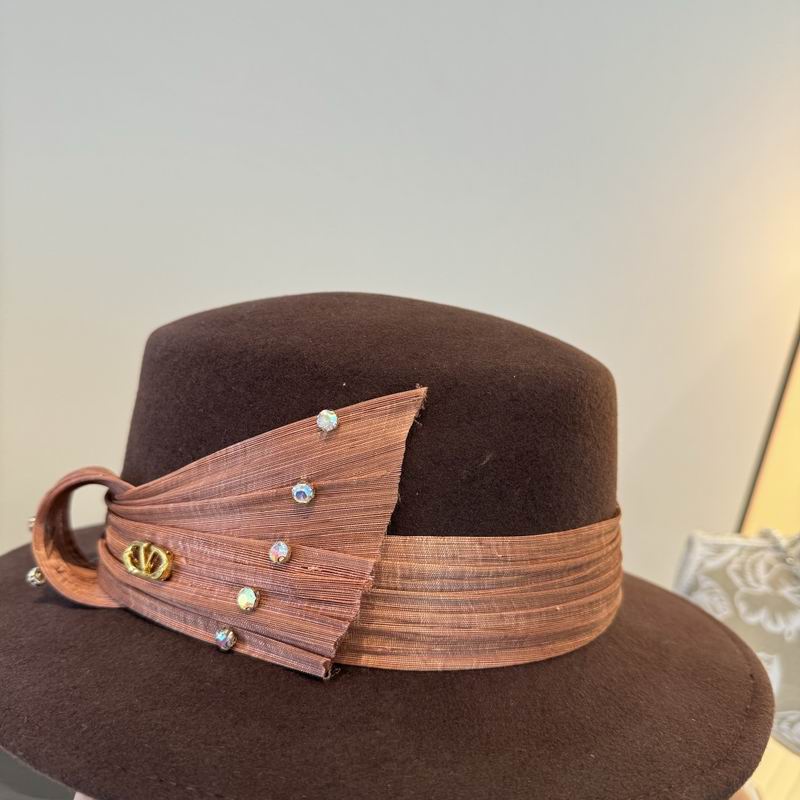 Valentino top hat (122)