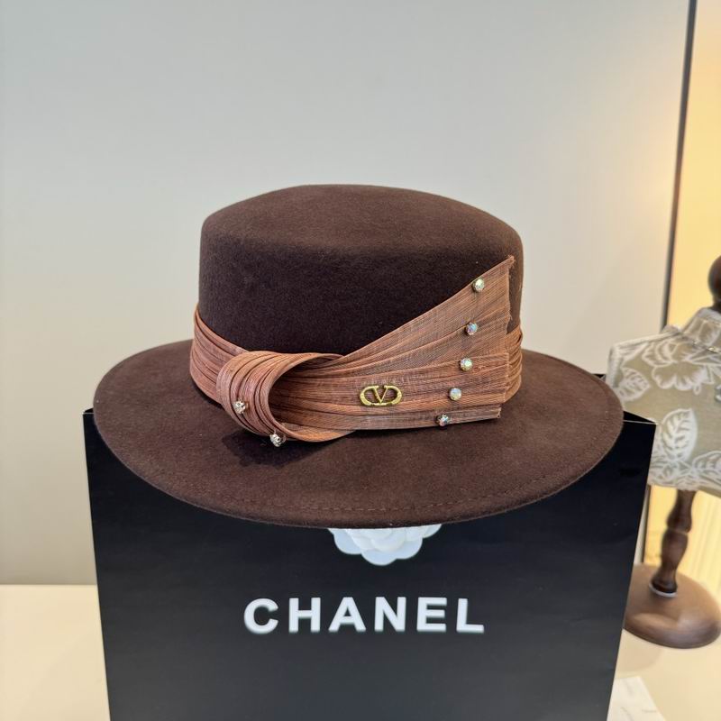 Valentino top hat (124)